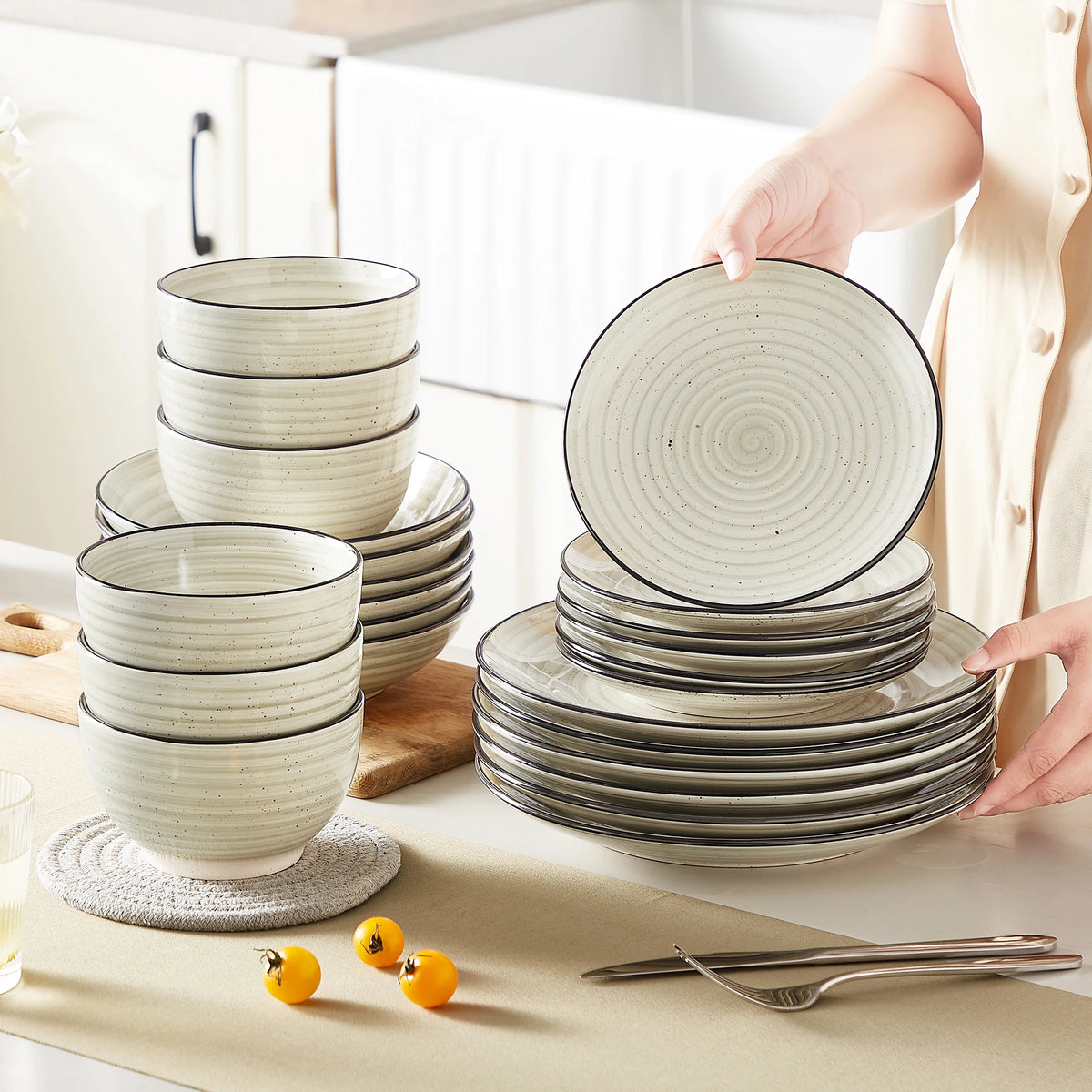MALACASA Handpainted Spiral Ceramic Dinnerware Set With Plates And Bowls